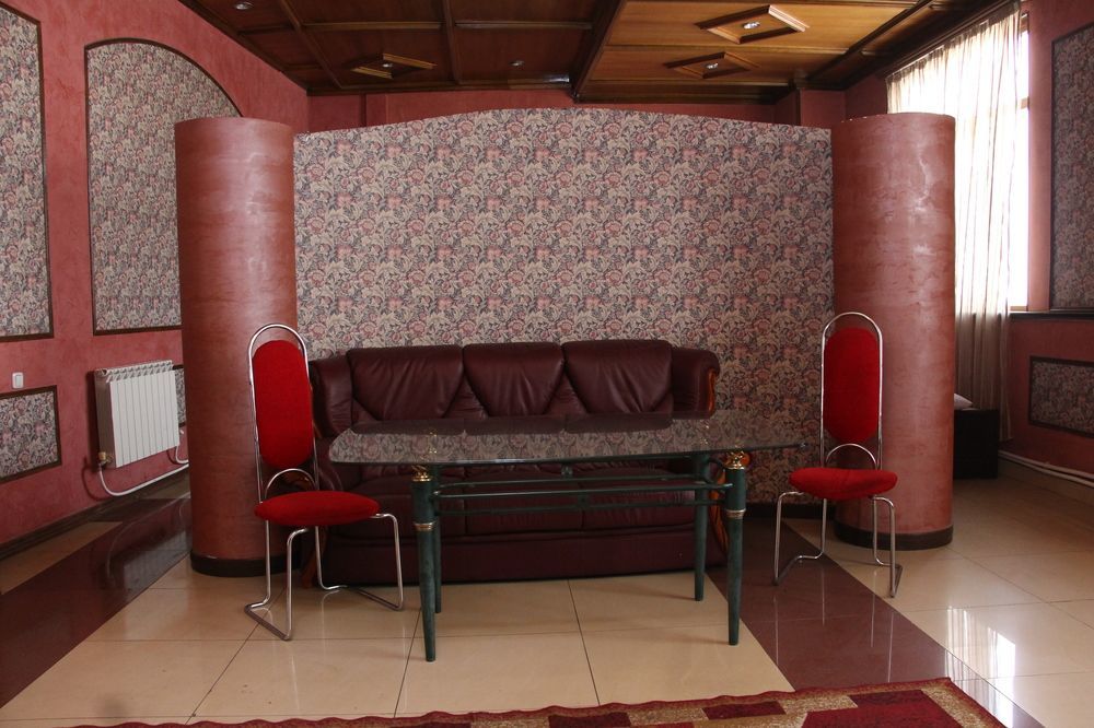 Aratta Hotel Argavand エクステリア 写真