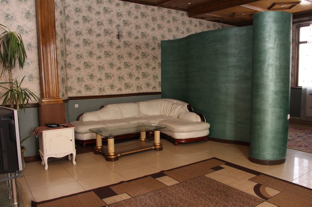 Aratta Hotel Argavand エクステリア 写真