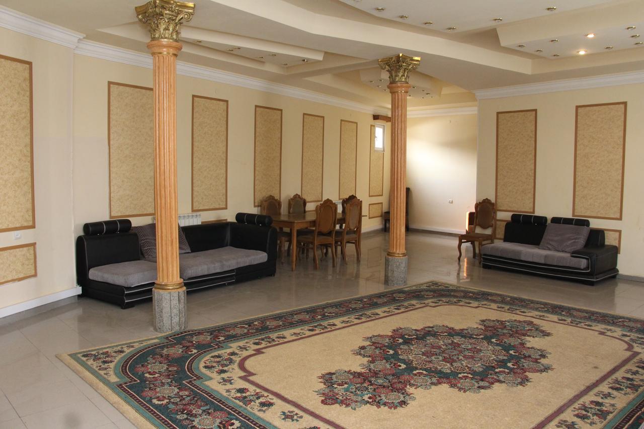 Aratta Hotel Argavand エクステリア 写真