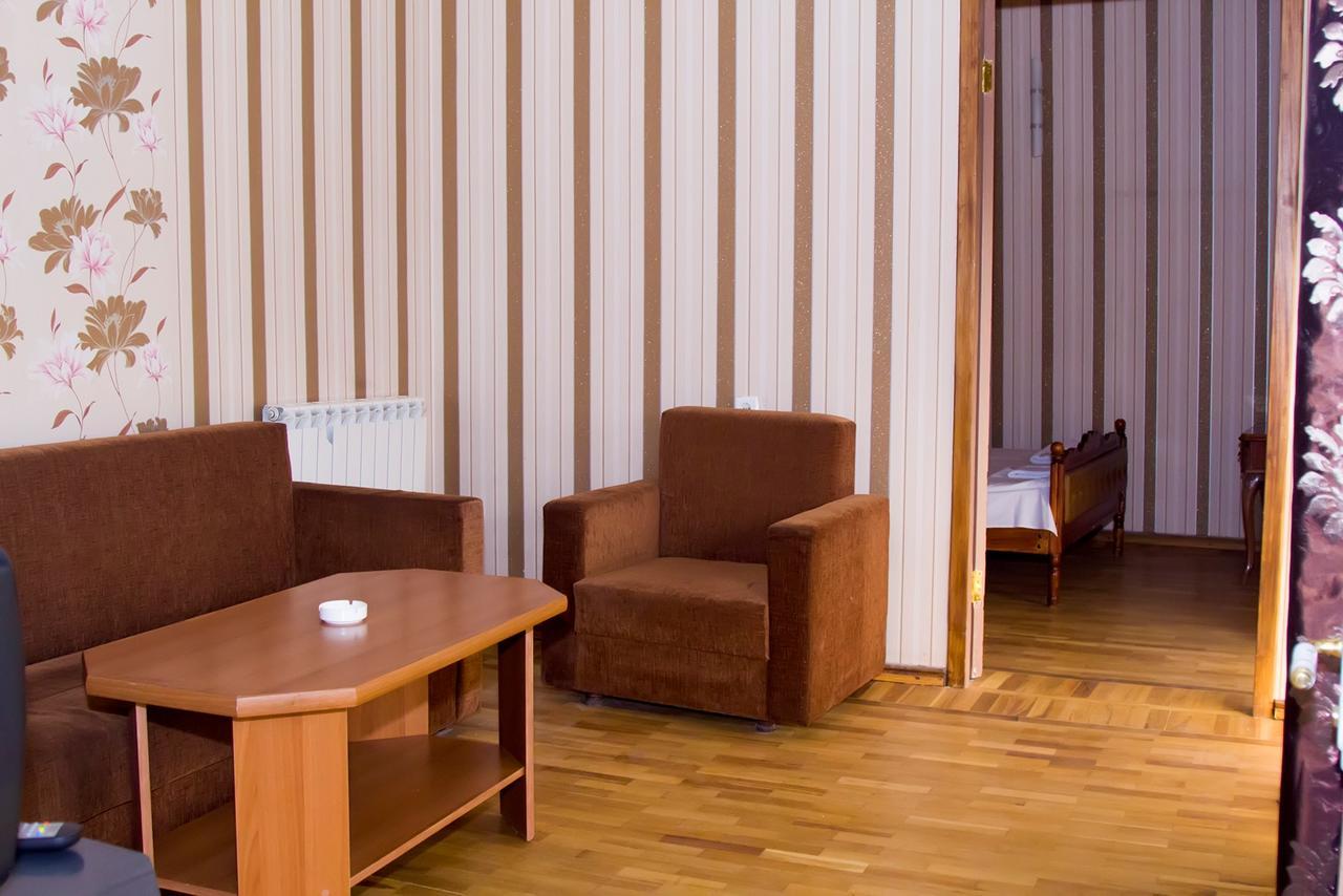 Aratta Hotel Argavand エクステリア 写真