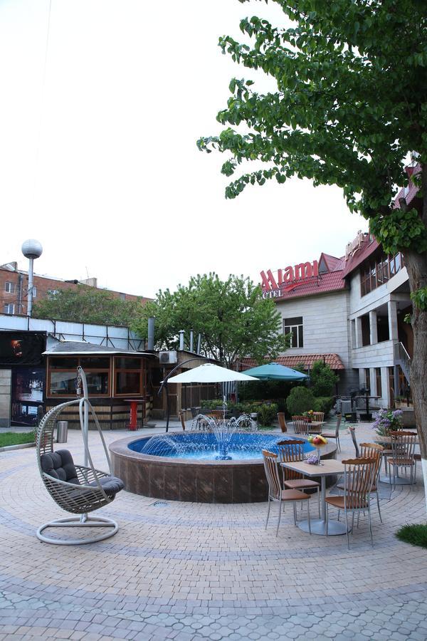 Aratta Hotel Argavand エクステリア 写真