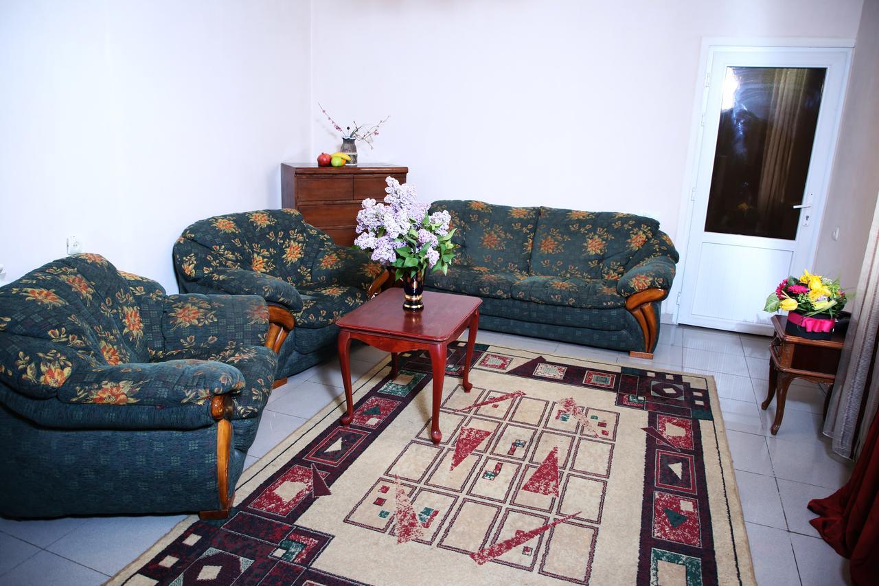 Aratta Hotel Argavand エクステリア 写真