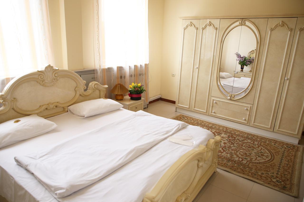Aratta Hotel Argavand エクステリア 写真
